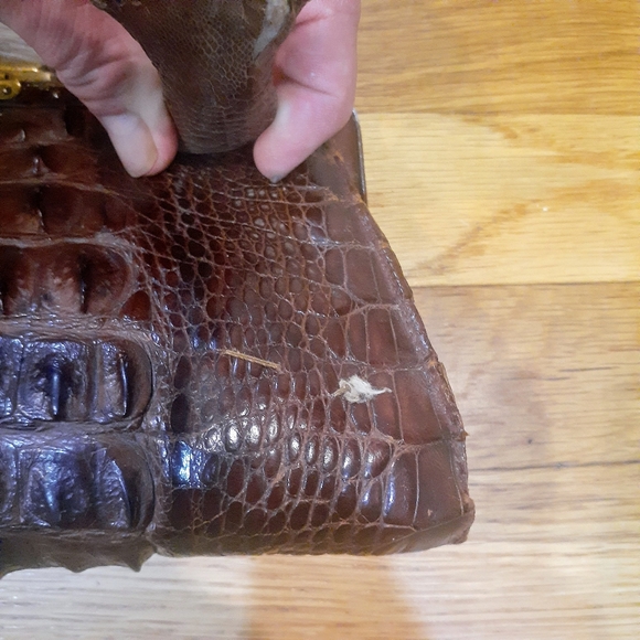 VINTAGE 1990S BROWN ANTIQUE  HORNBACK ALLIGATOR PURSE WITH PAWS OS - Picture 4 of 10
